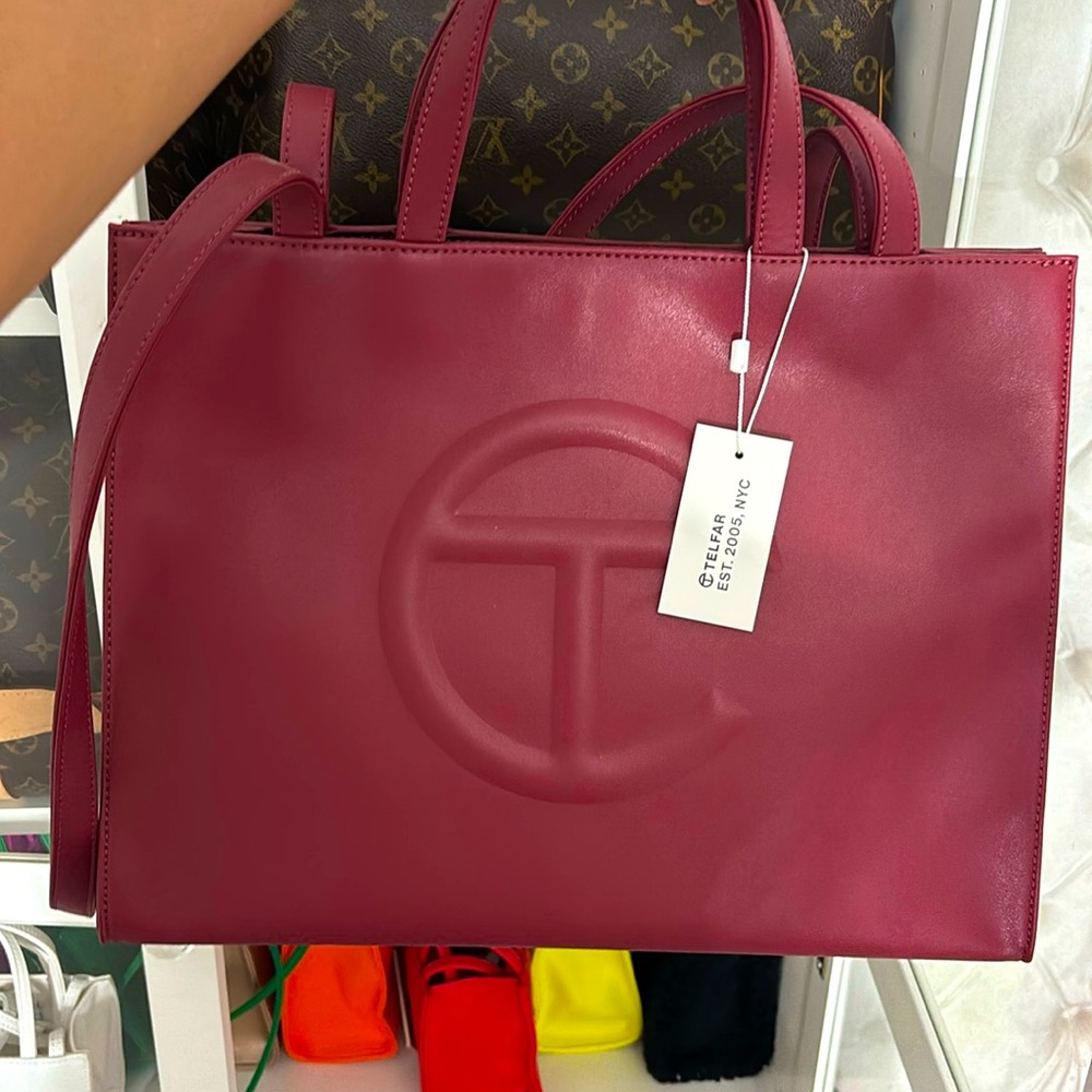 TELFAR | medium | Ox Blood